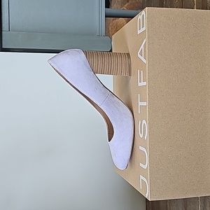 Daphne Block Heel Pump